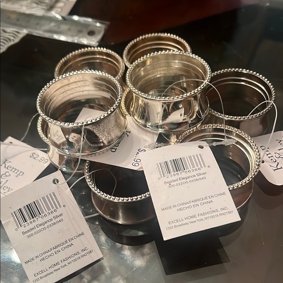 Elegant Silver Napkin Rings 8 - Picture 3 of 4